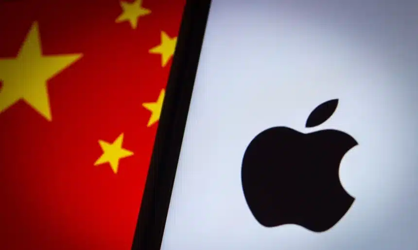 Apple logo next to the Chinese flag.