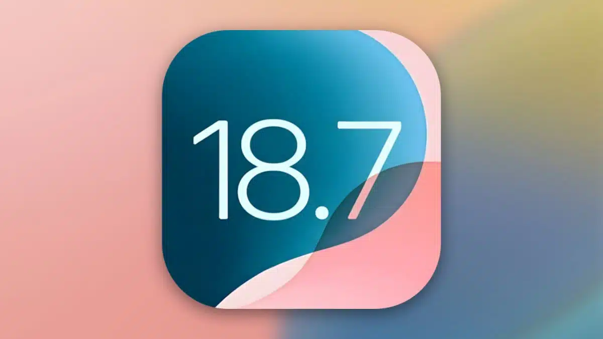 iOS 18.7 update icon on a gradient background.