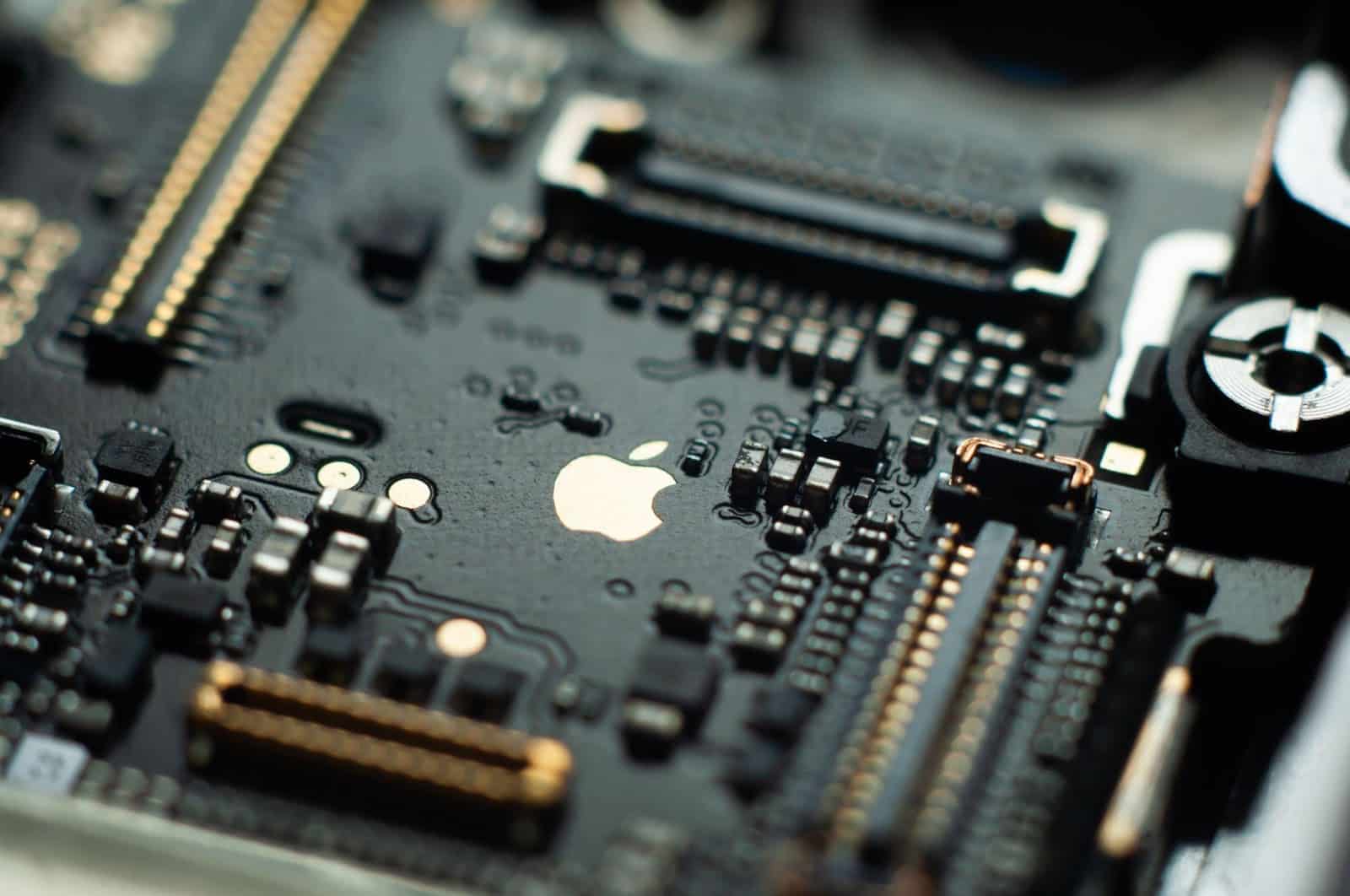 How Apple’s New Chips Are Changing the Laptop Game