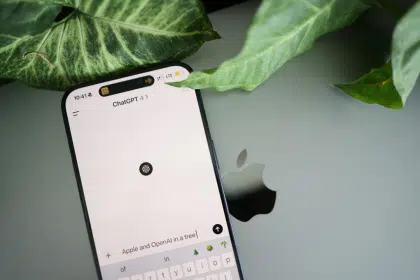 Image 1 of How Apple Integrates Artificial Intelligence Across iOS, macOS, and Its Hardware Ecosystem