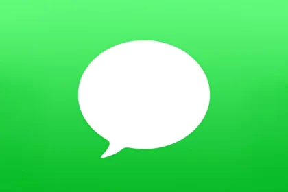 iMessage app icon on a green background.