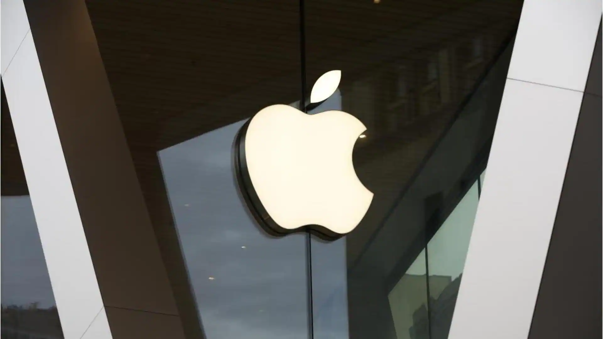 Apple to Reinvest Tariff Refunds into U.S. Manufacturing - TUAW
