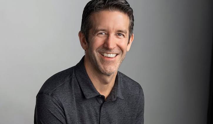John Ternus smiling in a portrait photo.